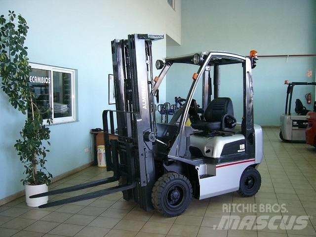 Nissan Y1D18 Empilhadores Diesel