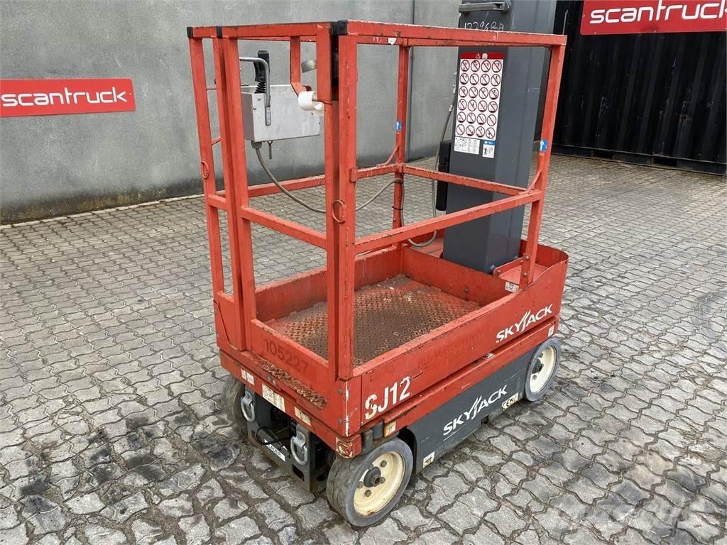 SkyJack SJ12 Plataformas de Mastro Vertical