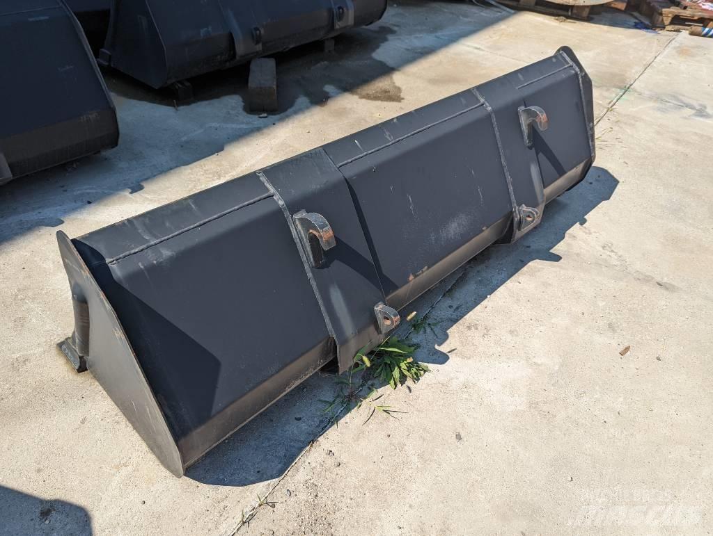  Loader bucket Baldes