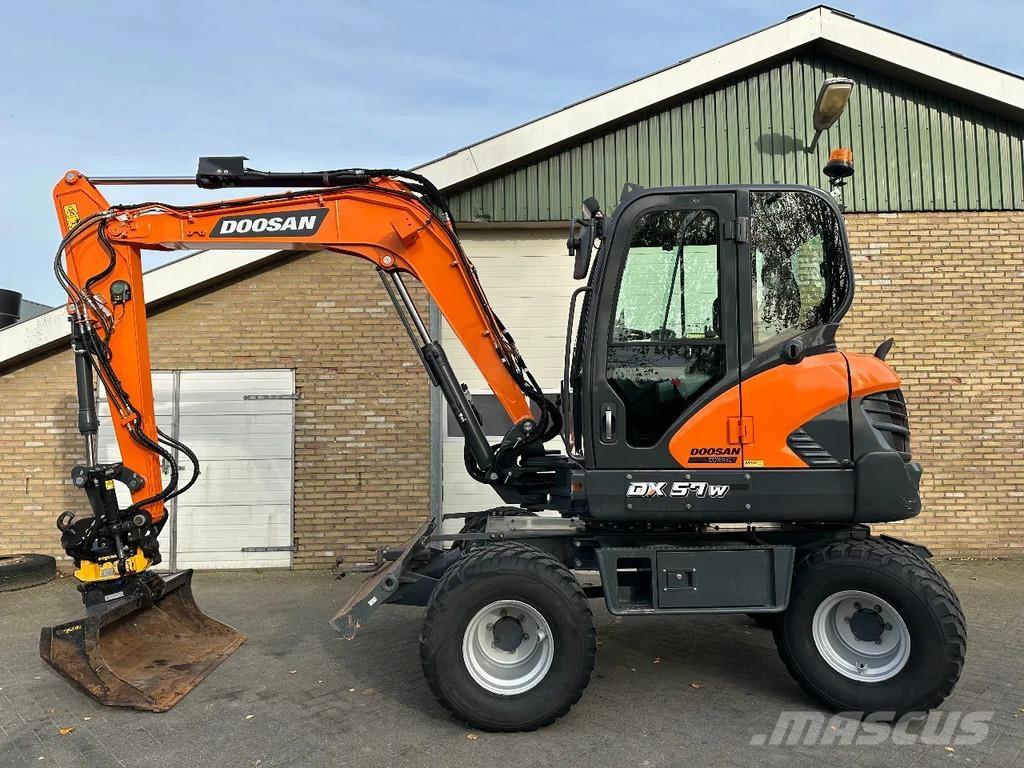 Doosan DX57W-7 Escavadoras de rodas