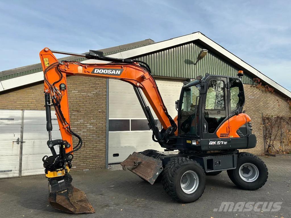 Doosan DX57W-7 Escavadoras de rodas