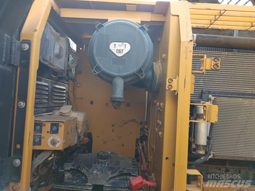 CAT CAT320D2 Escavadoras Midi 7t - 12t