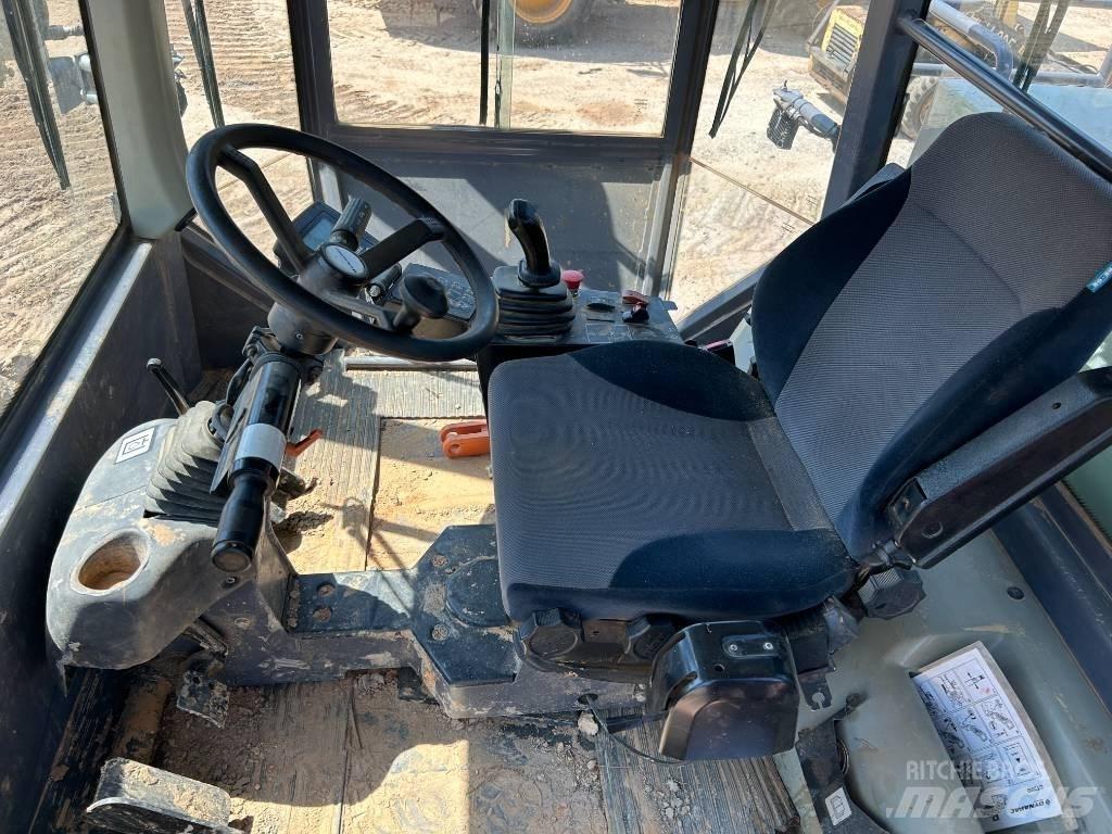 Dynapac CT 3000 Compactadores para terra