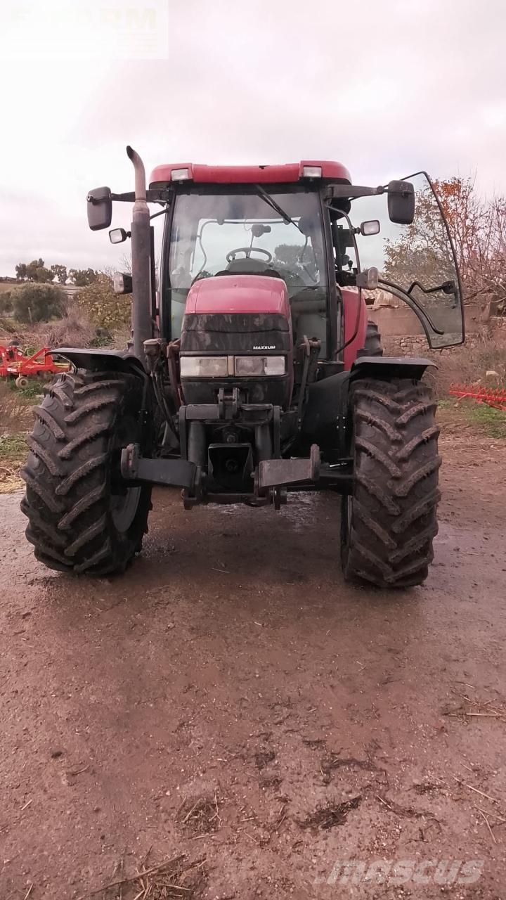 Case IH MXU 135 Tratores Agrícolas usados