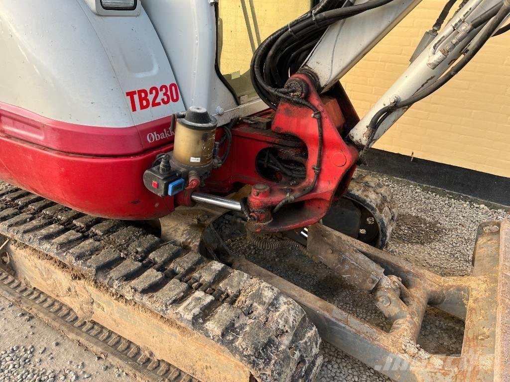 Takeuchi TB 320 Mini Escavadoras <7t