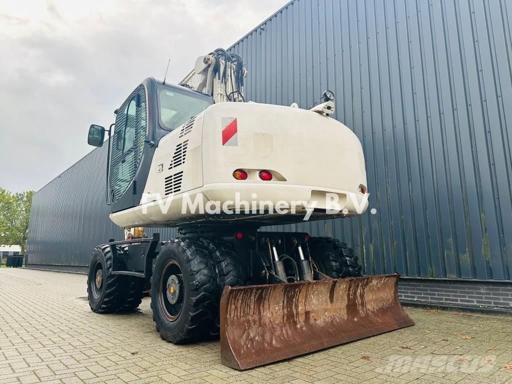 JCB JS 145 W Escavadoras de rodas