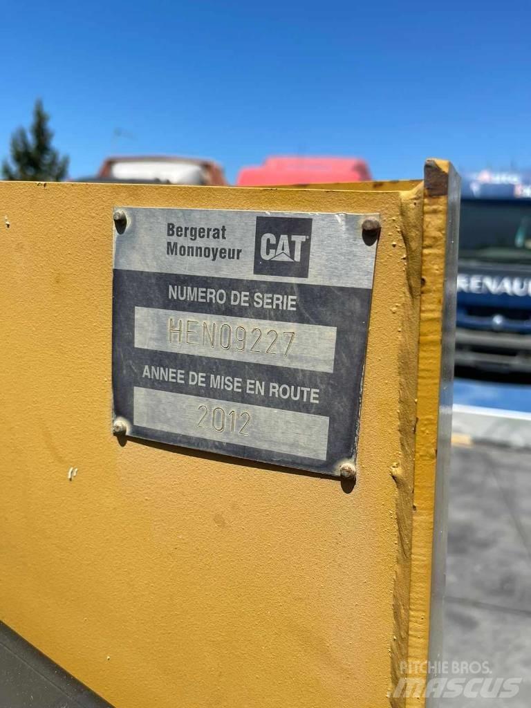CAT 236 B Carregadoras de direcção deslizante