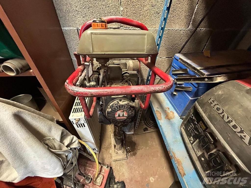 Mikasa MTR-40F Placas compactadoras