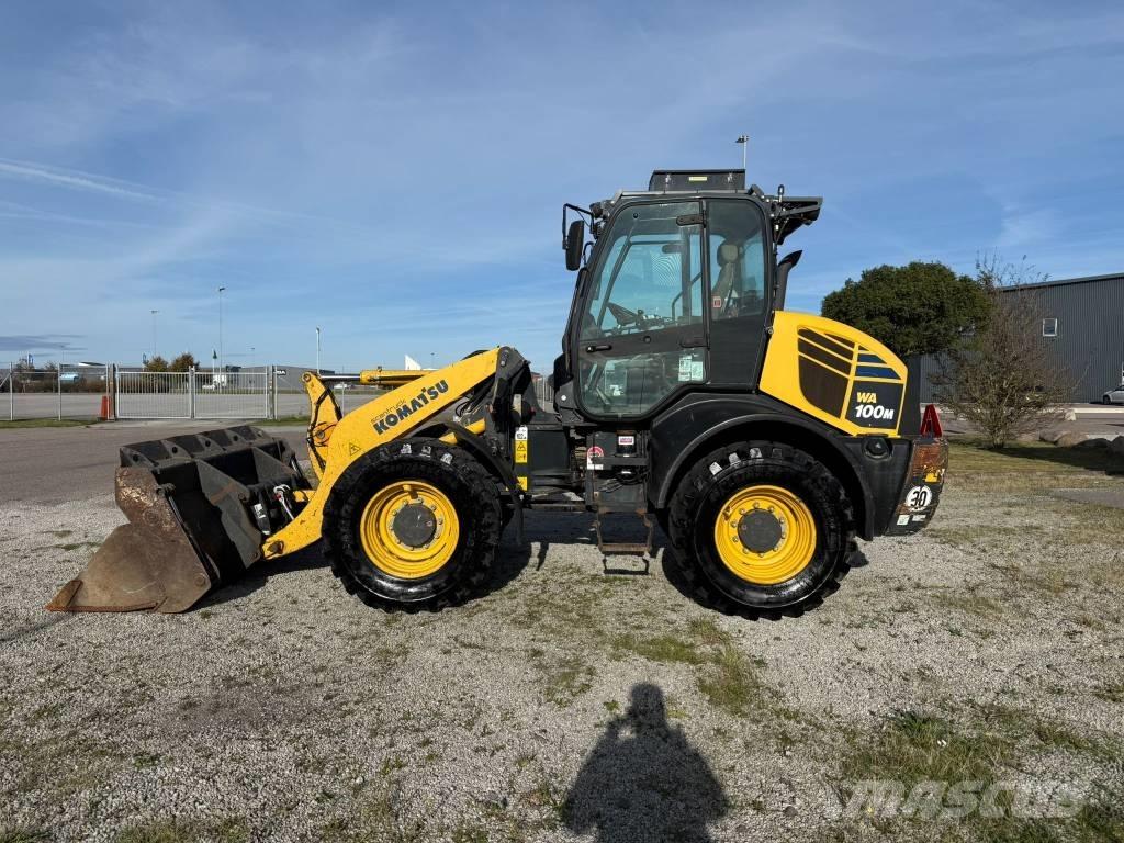 Komatsu WA 100M-7 Pás carregadoras de rodas