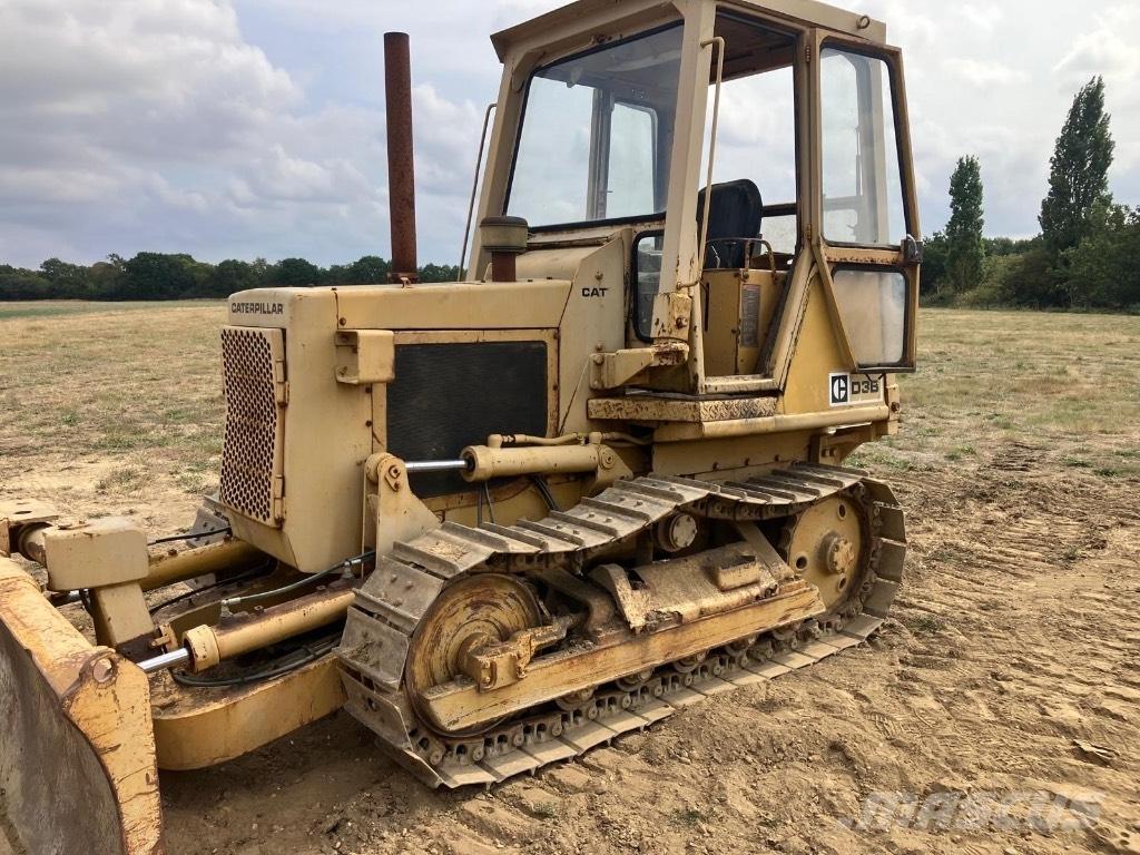 CAT D 3 B Dozers - Tratores rastos
