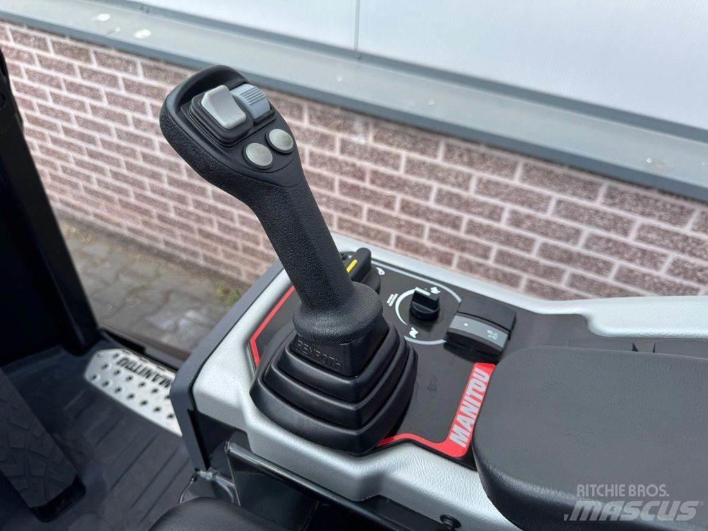 Manitou MLA 5-50 Pás carregadoras de rodas