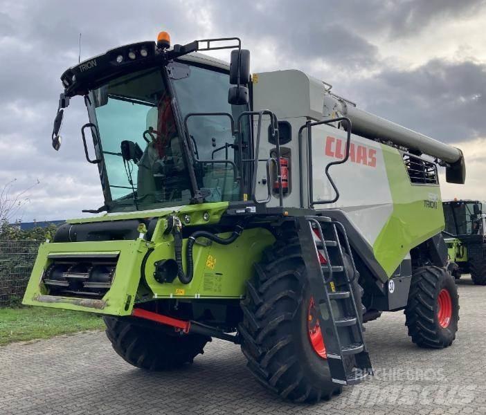 CLAAS TRION 530 Ceifeiras debulhadoras