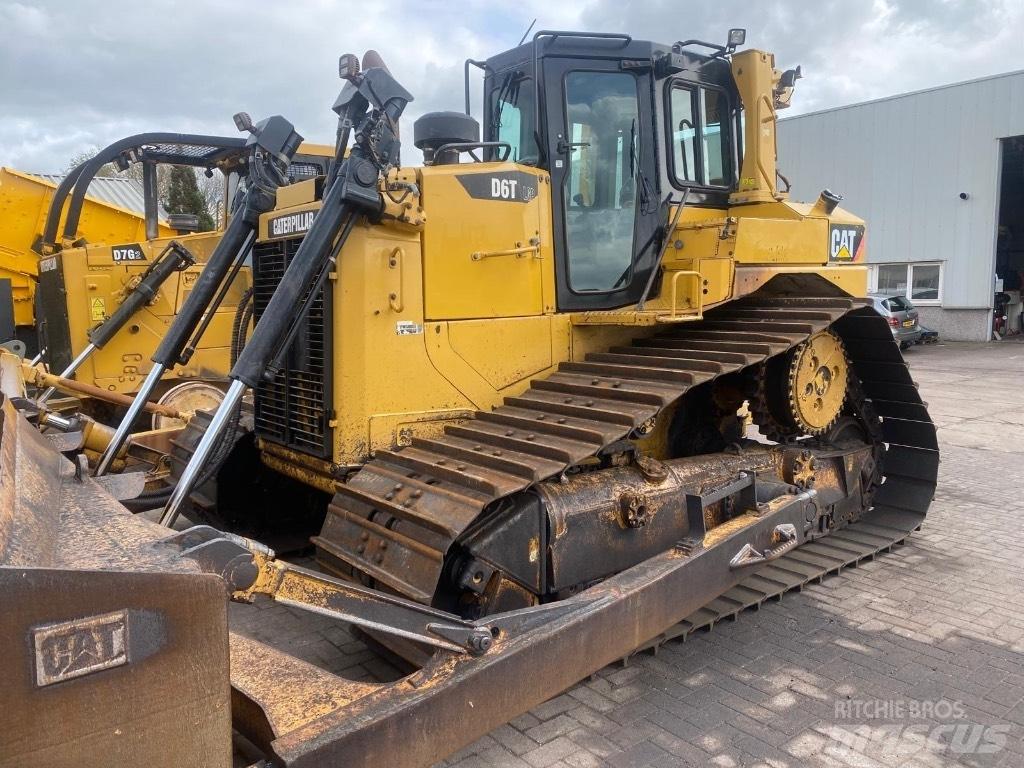 CAT D 6 T LGP Dozers - Tratores rastos