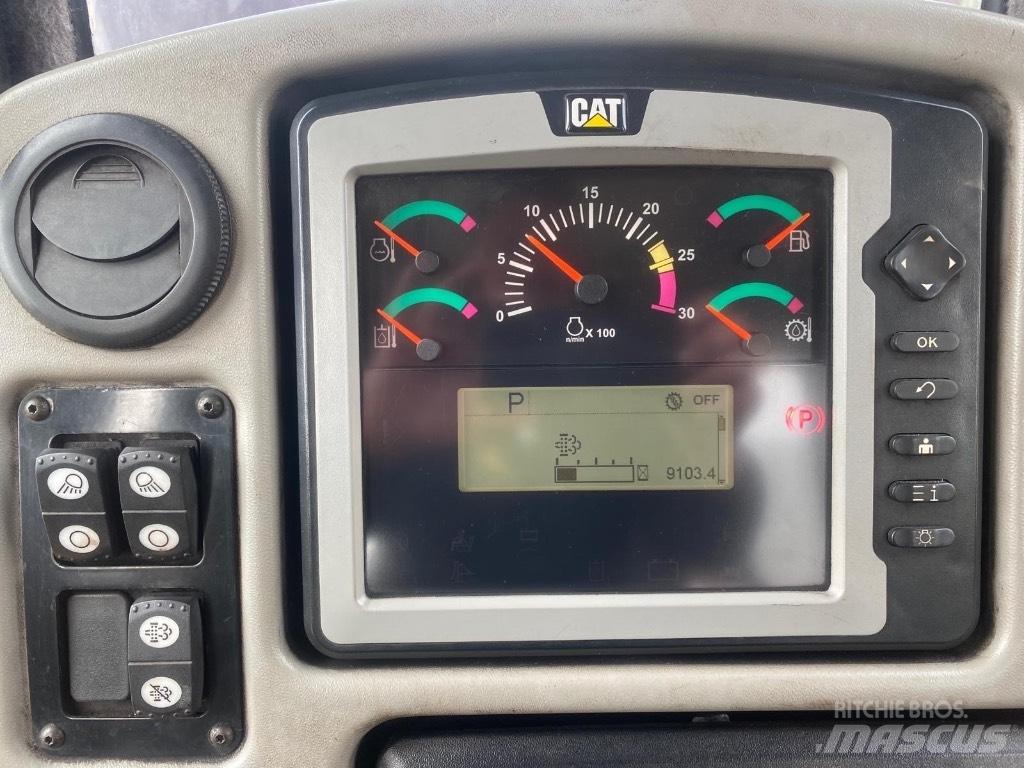 CAT D 6 T LGP Dozers - Tratores rastos