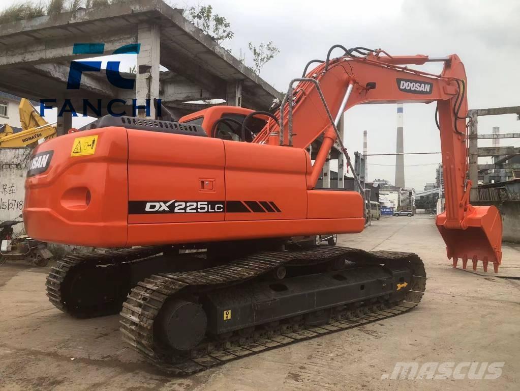 Doosan DX 225 LC Escavadoras de rastos