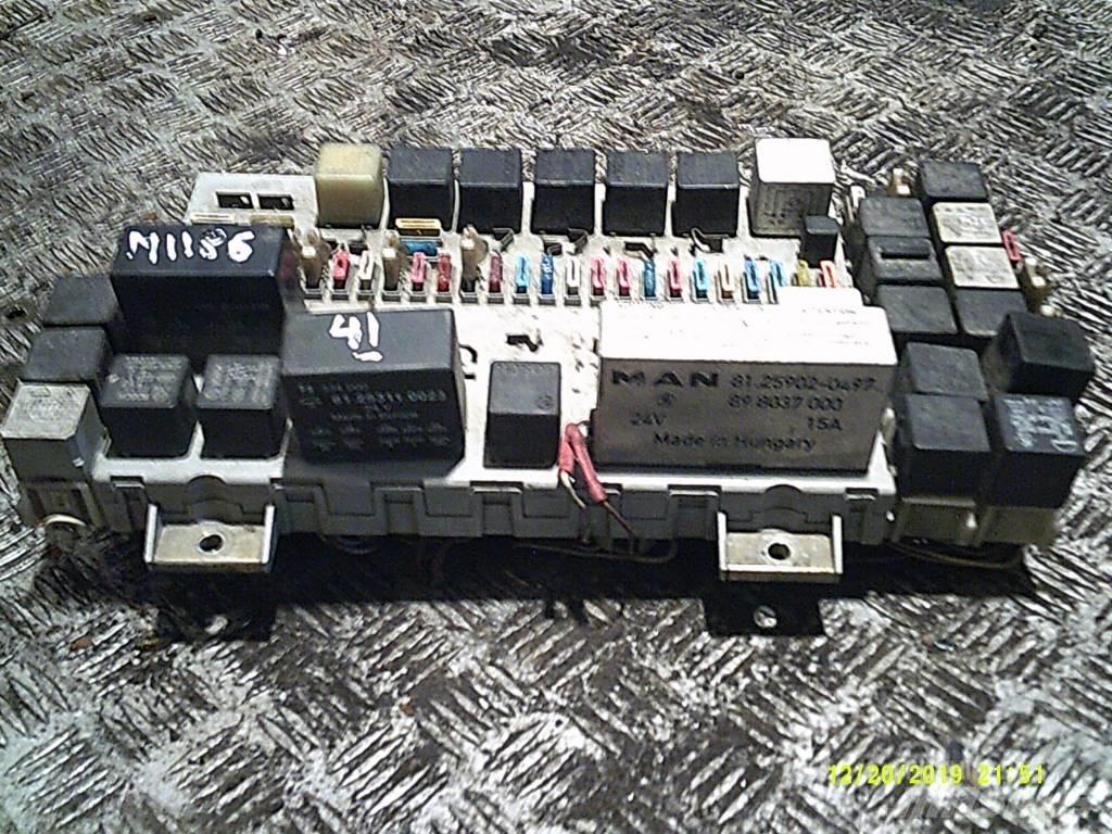 MAN TGS 81254446060 Cabines e interior