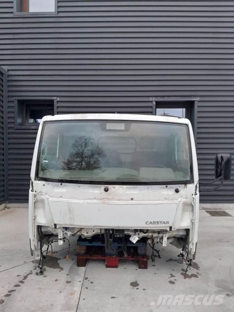 Nissan Cabstar Cabines e interior
