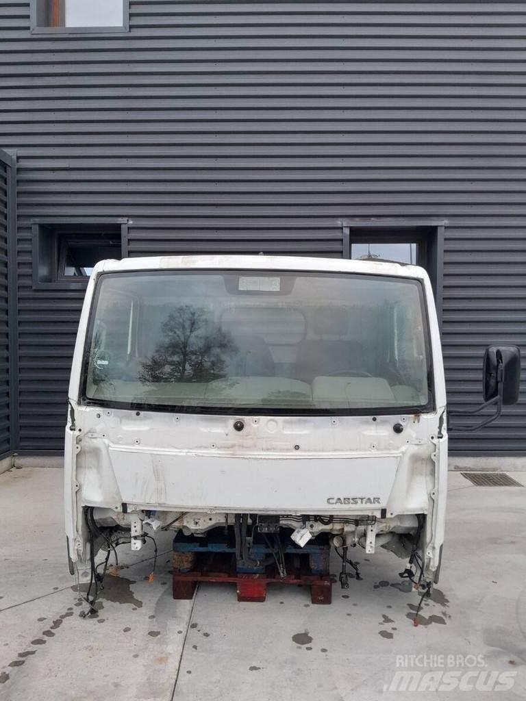 Nissan Cabstar Cabines e interior
