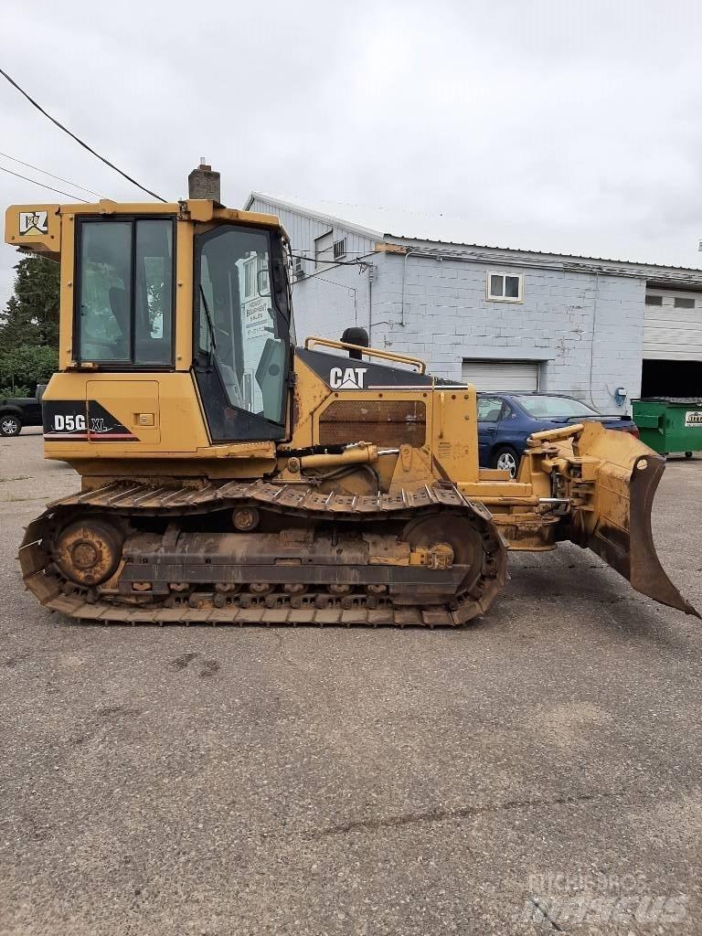 CAT D5GLGP Dozers - Tratores rastos