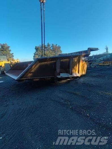 CAT BENNE CAT 775G Construção - Outros
