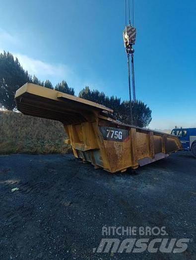 CAT BENNE CAT 775G Construção - Outros
