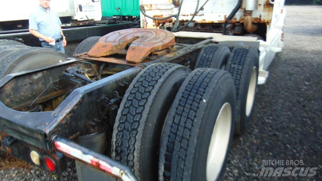 Volvo 780 Camiões de chassis e cabine