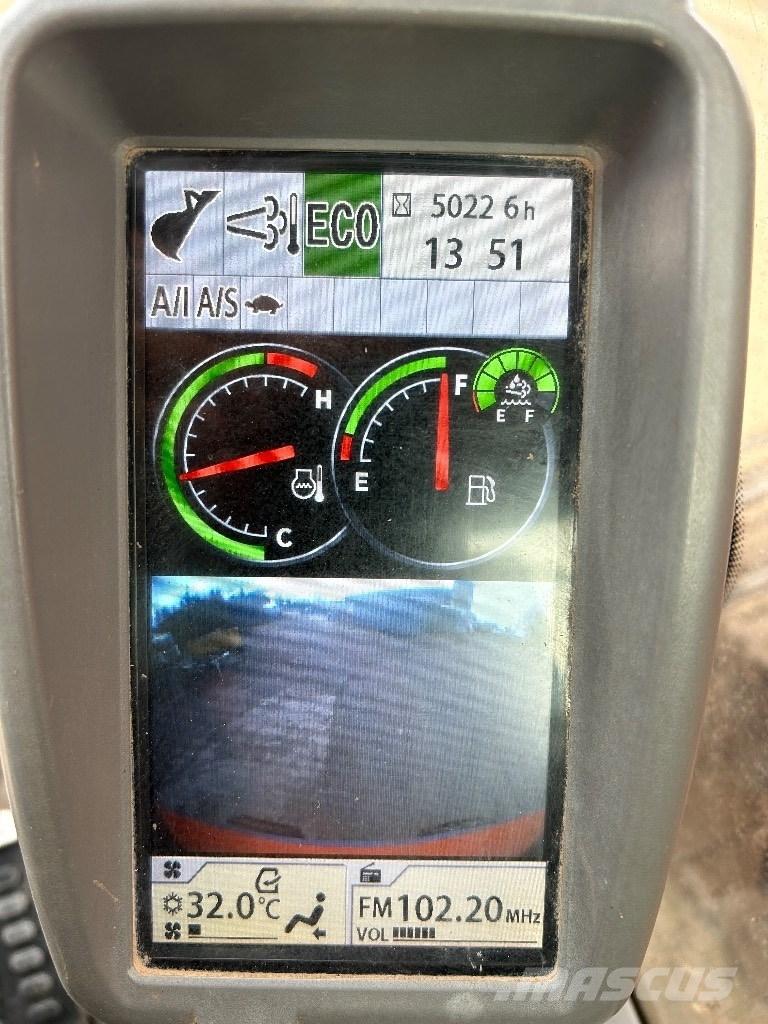 Hitachi ZX 135 US-6 Escavadoras de rastos