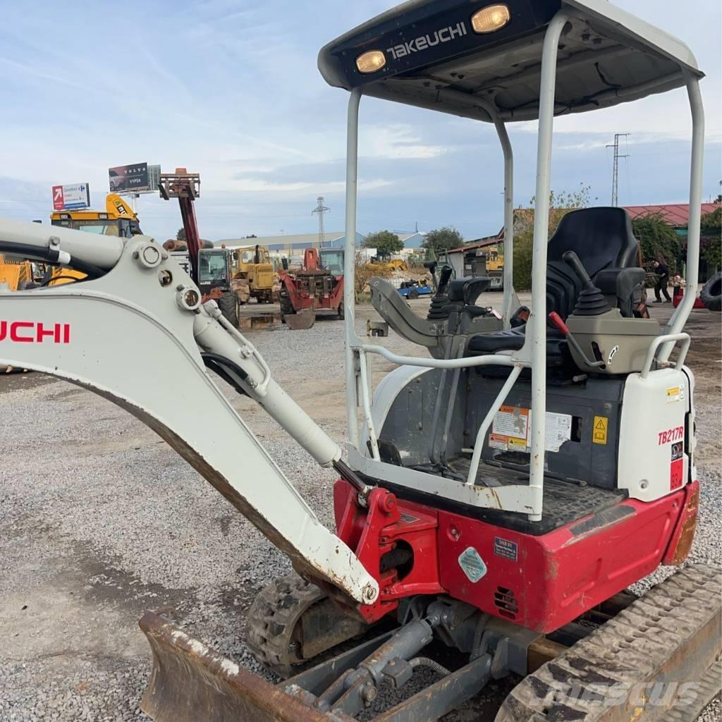 Takeuchi TB 217 R Mini Escavadoras <7t