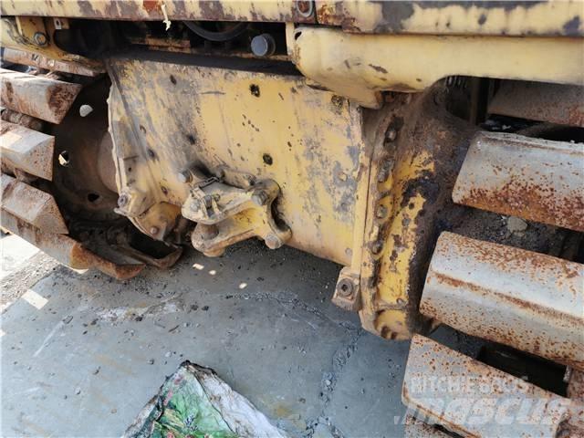 Komatsu D41P Dozers - Tratores rastos