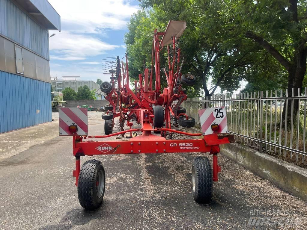 Kuhn GA 8121 Gadanheiras-fileiras