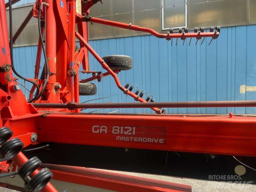 Kuhn GA 8121 Gadanheiras-fileiras