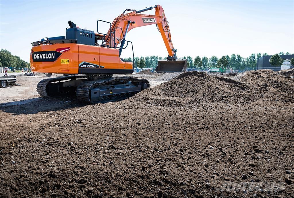 Develon DX225LC-7 Escavadoras de rastos