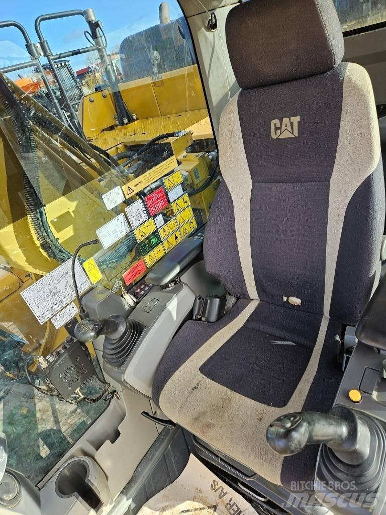 CAT 326 F L Escavadoras de rastos