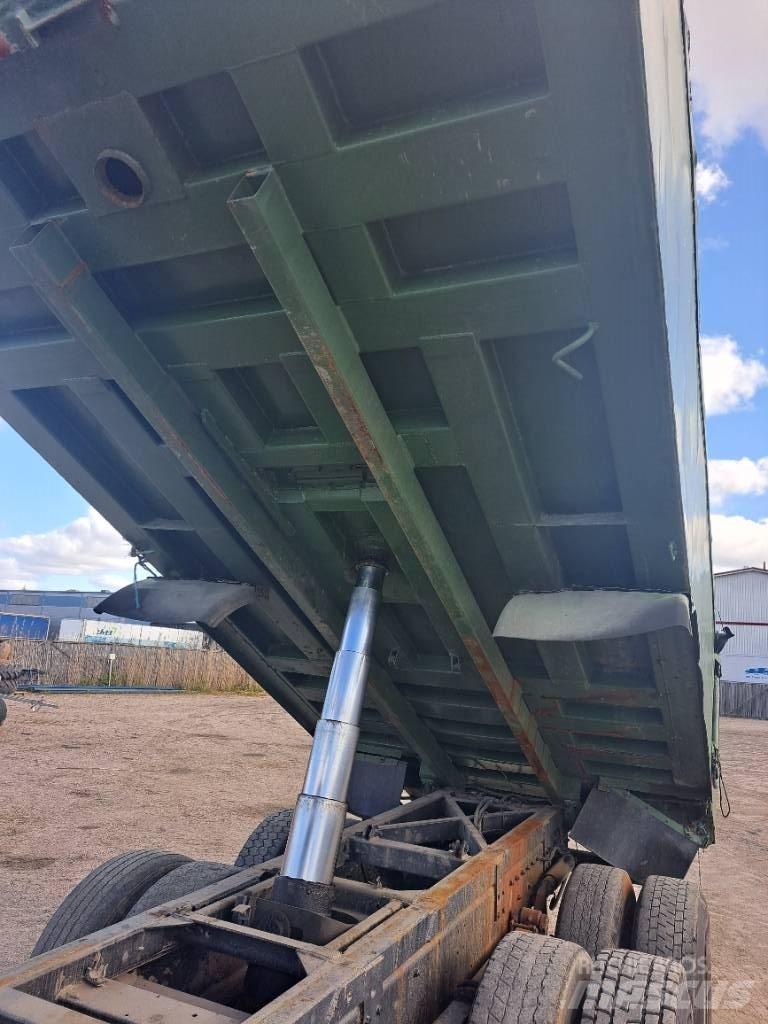  Maansiirtokärry Sisu Outros reboques agricolas