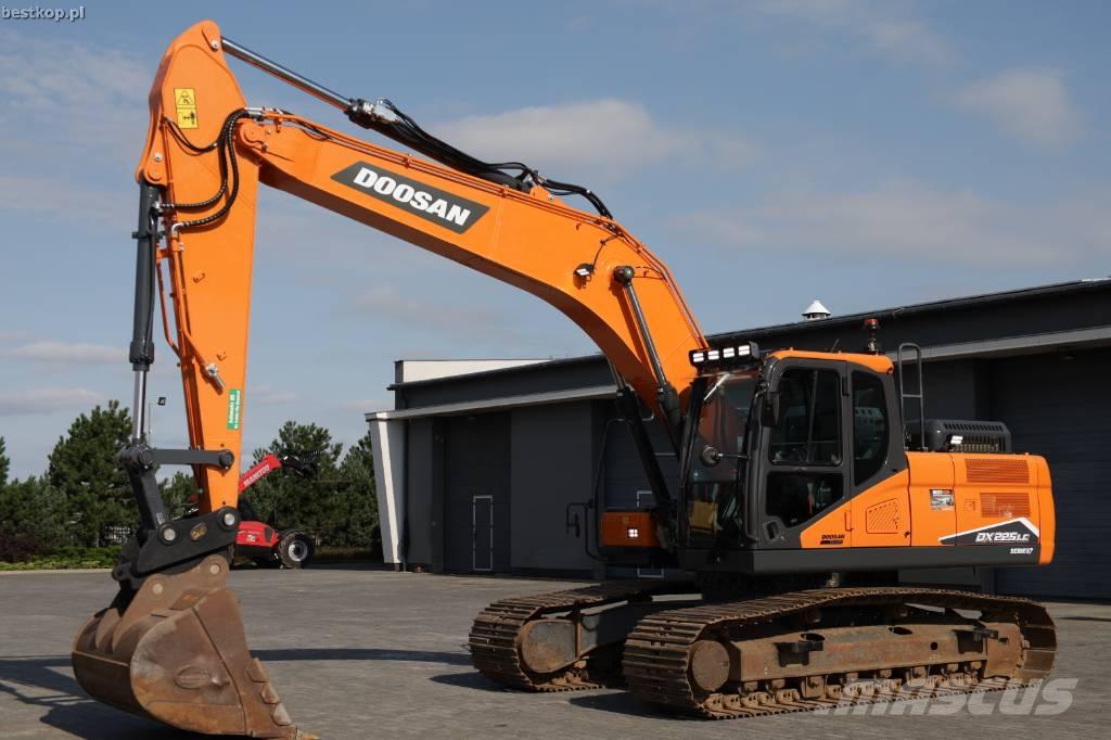 Doosan DX 225 LC-7 Escavadoras de rastos