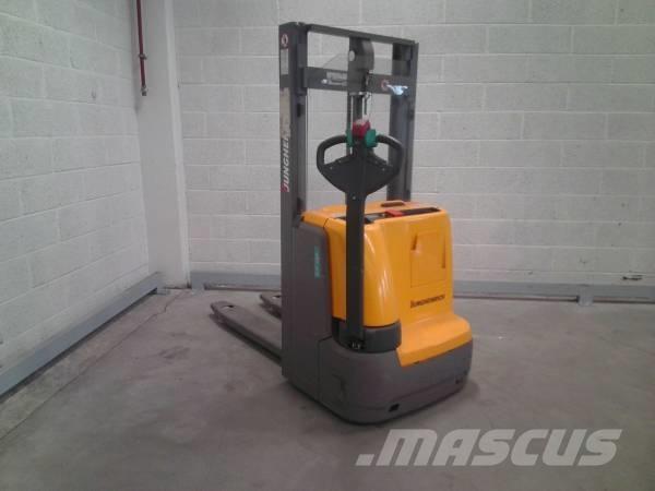 Jungheinrich EJC 110 Empilhador para operador externo