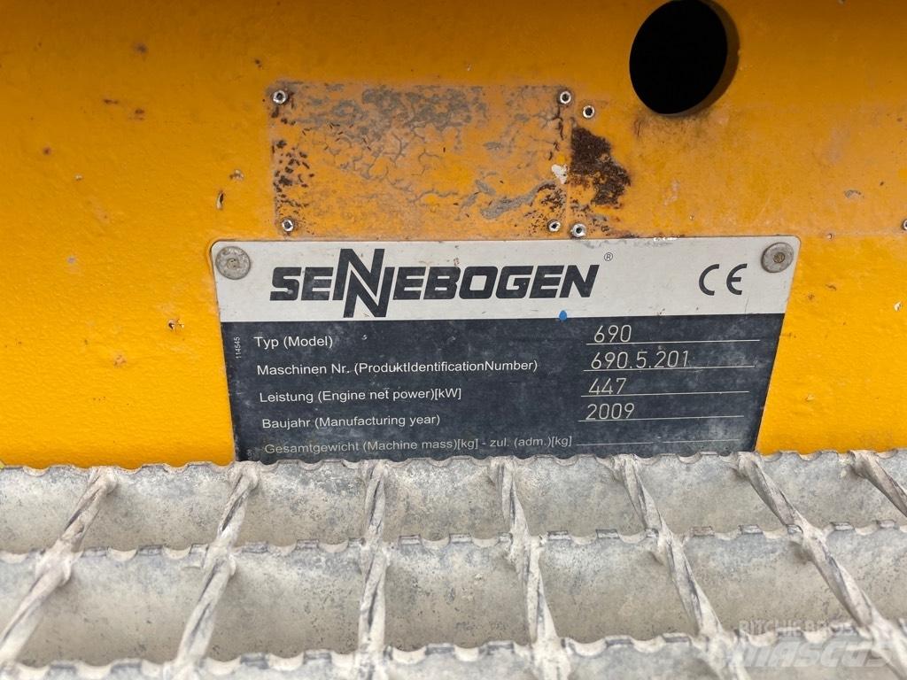 Sennebogen S 690 Escavadoras reboque