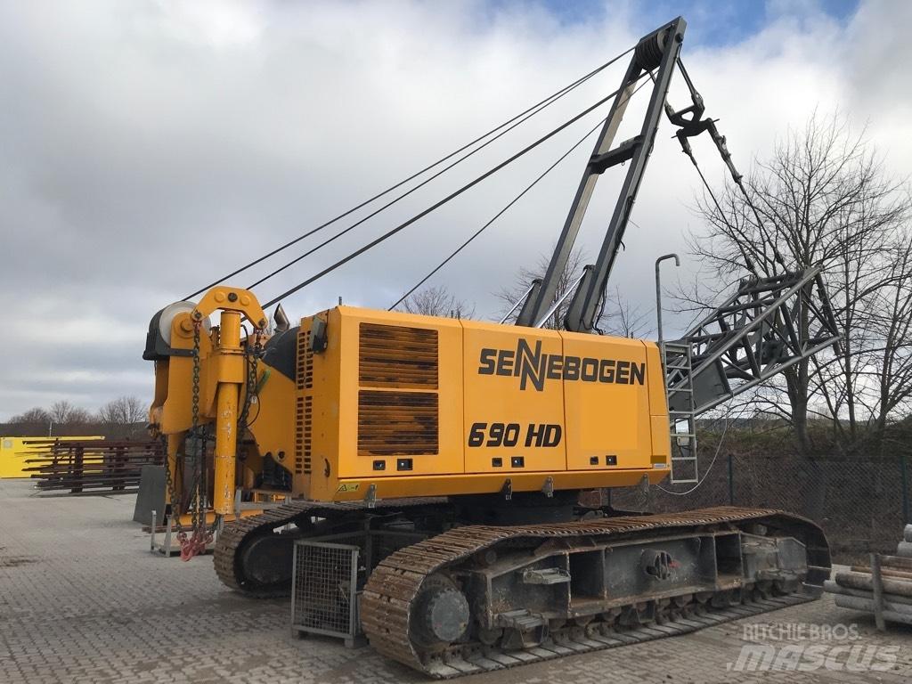 Sennebogen S 690 Escavadoras reboque