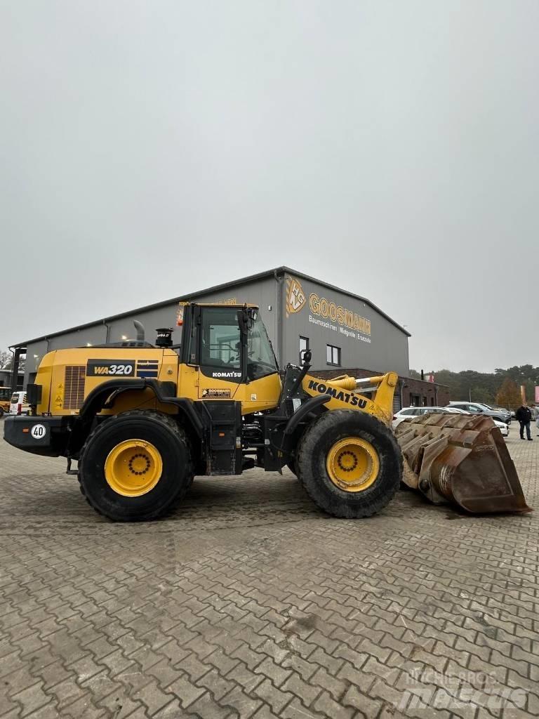 Komatsu WA 320 Pás carregadoras de rodas