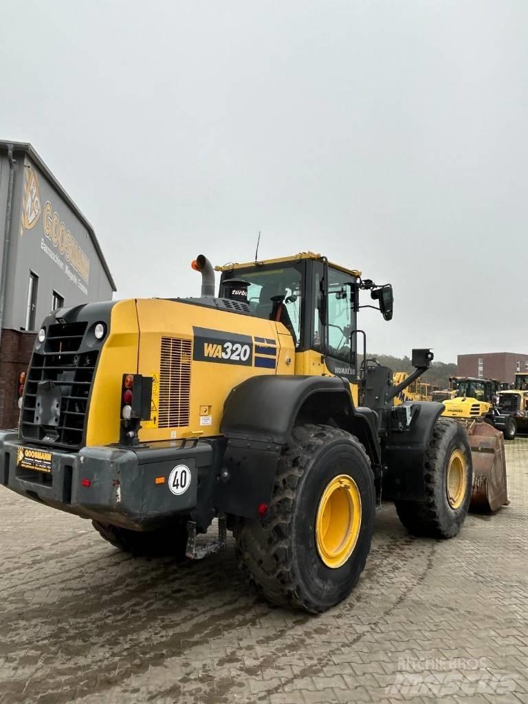 Komatsu WA 320 Pás carregadoras de rodas