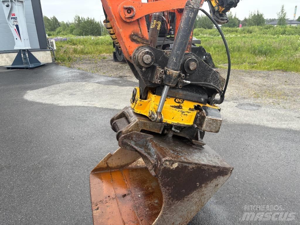 Hitachi ZX135US-3 Escavadoras de rastos