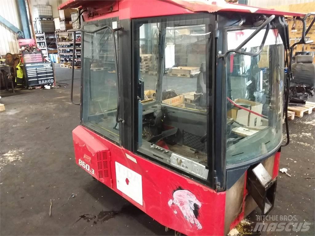 Valmet 860.3 Cabines e interior