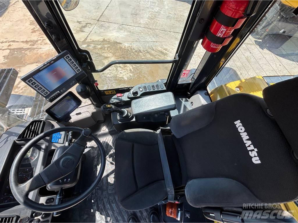 Komatsu WA270-8E0 Pás carregadoras de rodas