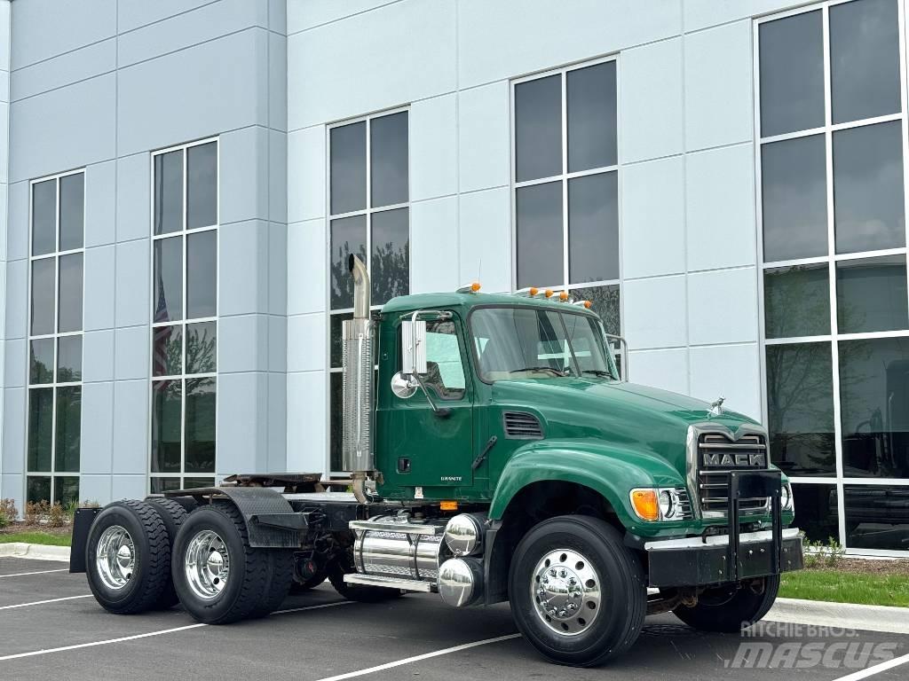 Mack Granite CV713 Tractores (camiões)