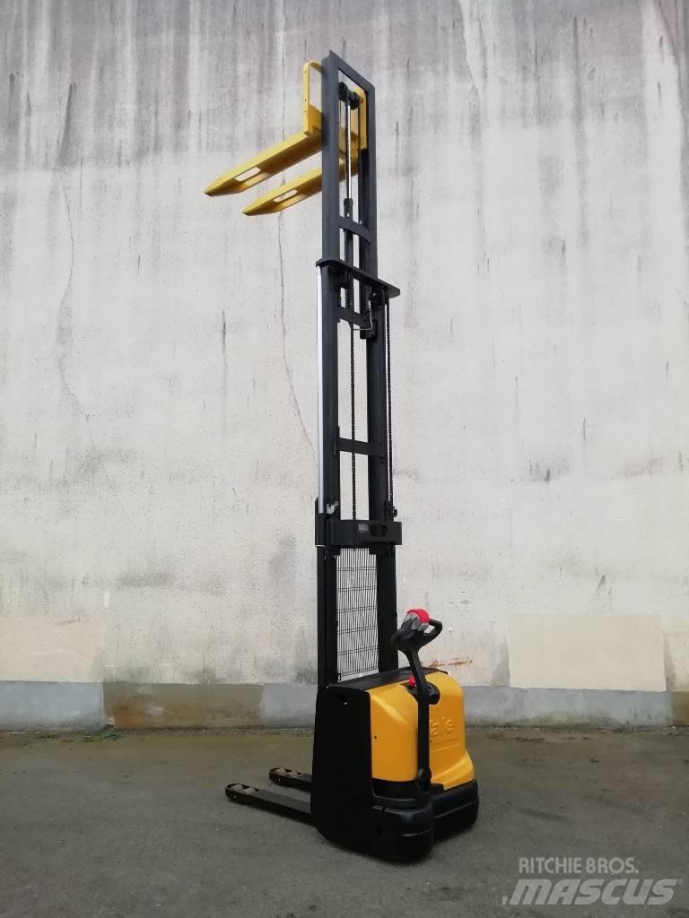 Hyster S1.4 Empilhador para operador externo