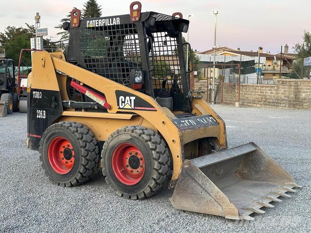 CAT 226BHF Mini carregadoras