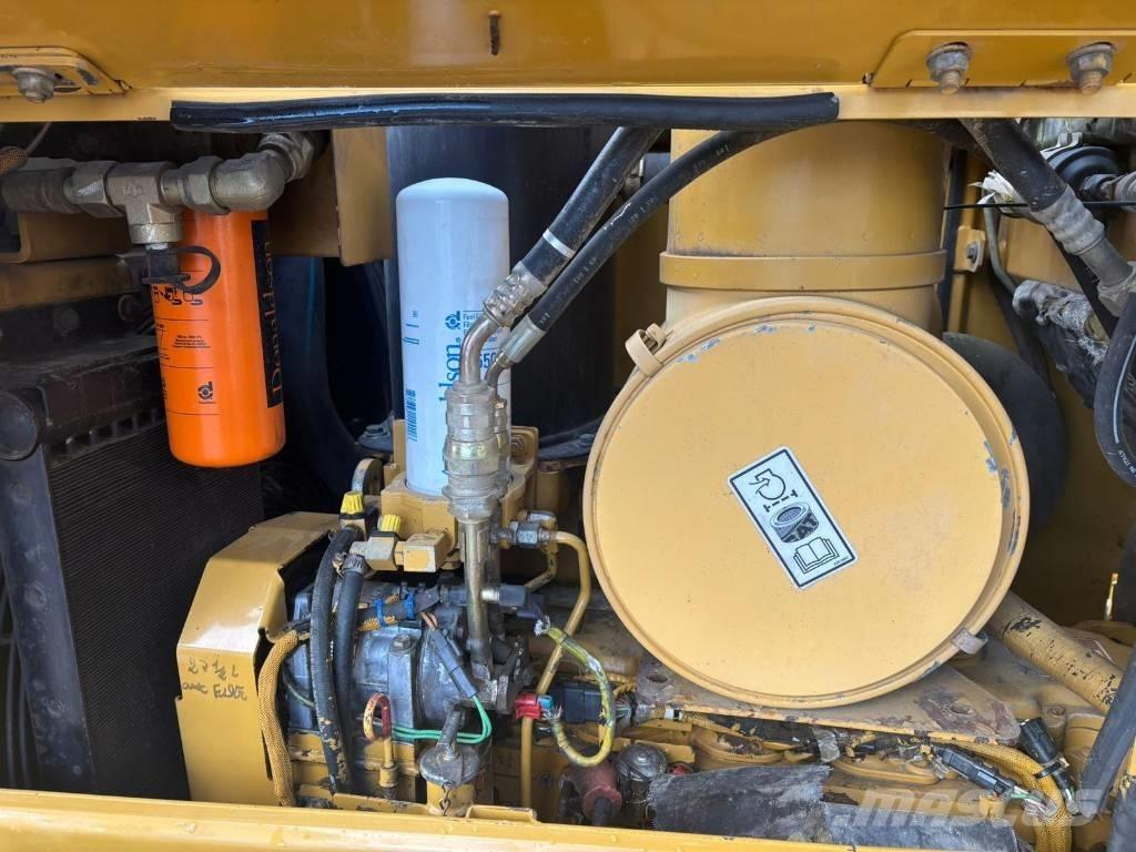 CAT D 6 N LGP Dozers - Tratores rastos