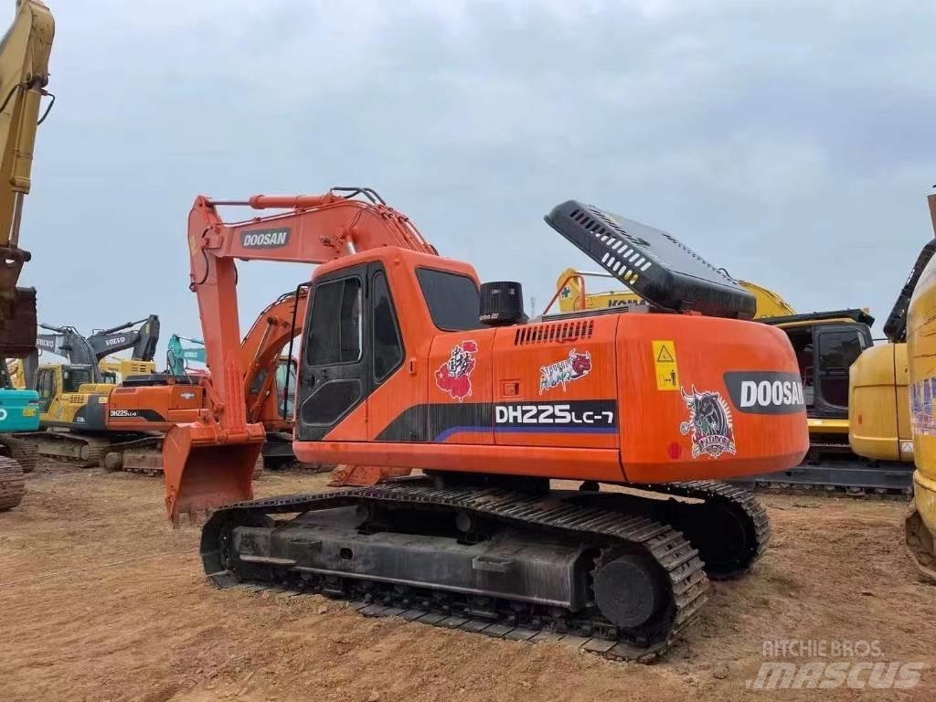 Doosan 225-7 Escavadoras de rastos
