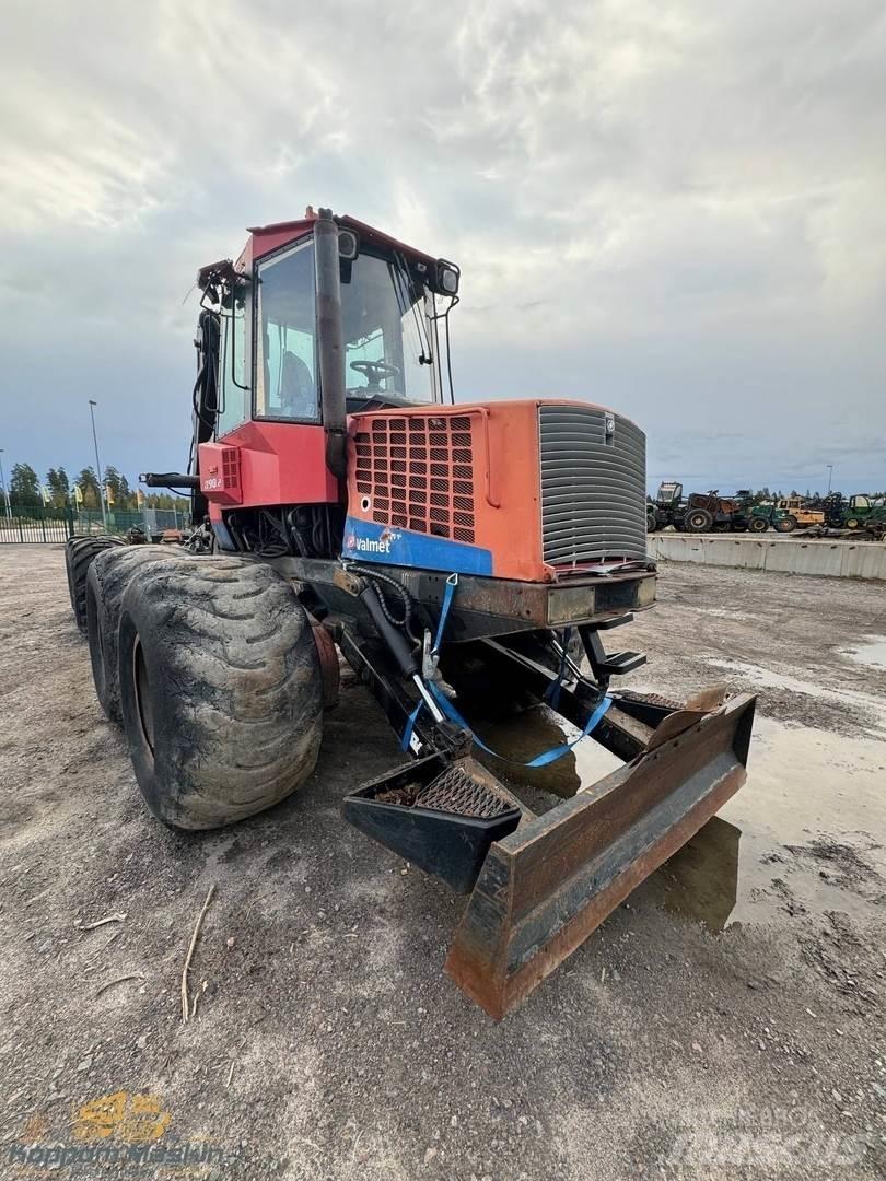 Valmet 890.2 Forwarders florestais