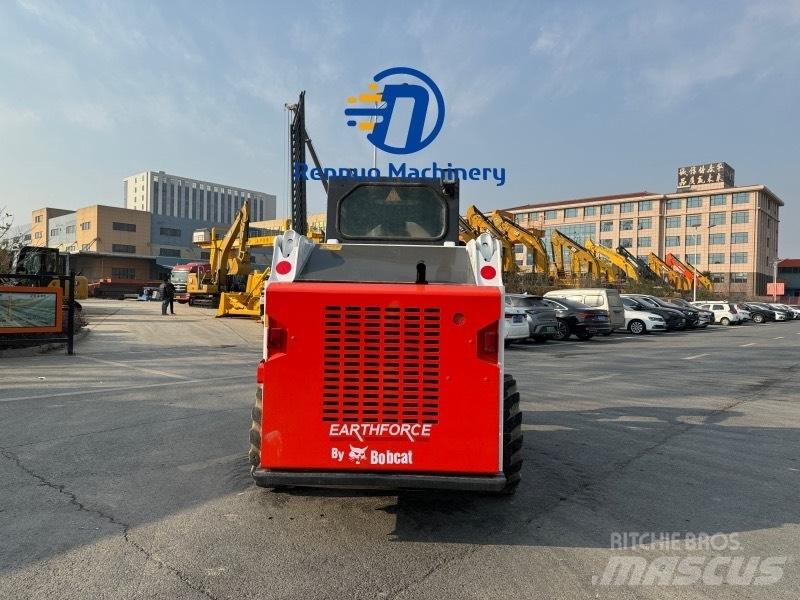 Bobcat S 130 Carregadoras de direcção deslizante